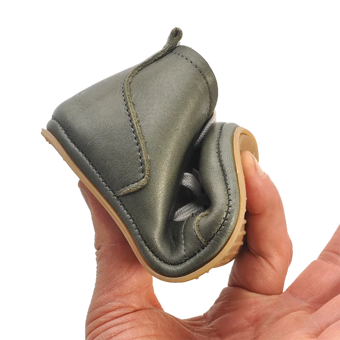 Lieblinge ökologische Kinderbarfußschuhe schadstofffrei DESERTBOOTS ultraflexible Sohle #farbe_khaki