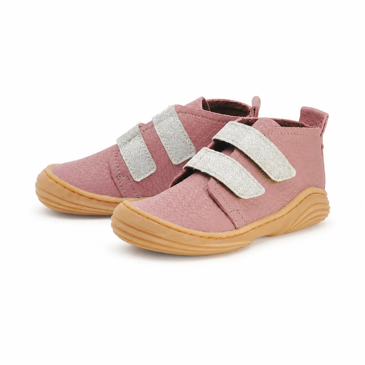 NOVO by Lieblinge ist die Innovation 2026 für Kinderbarfußschuhe. Einzigartige, ultra-flexible Minimalsohle aus bio-zertifiziertem Naturkautschuk. Das supersofte terracare® Leder ist schadstoffgeprüft und wasserfest. 100% Made in Germany #farbe_glitzer