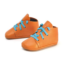 Lieblinge ökologische  Lauflernschuhe schadstofffrei DESERTBOOTS für Laufstarter #farbe_cognac