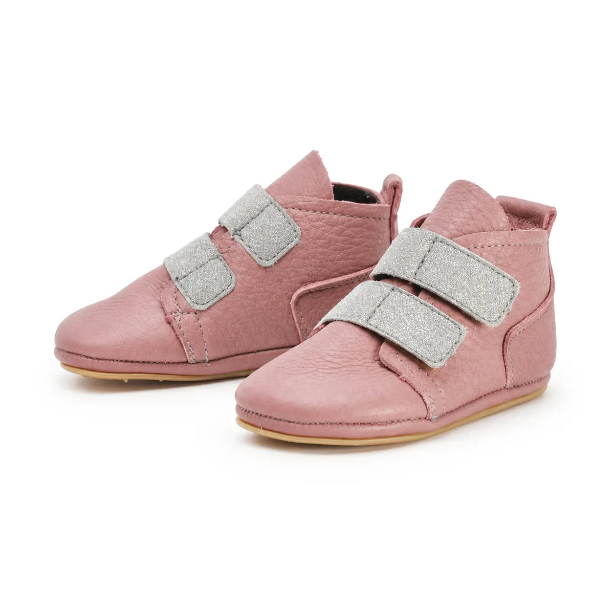 Lieblinge oekologische Barfußschuhe handmade by Nadine Klein in Berlin Desertboots mit GLitzer Klettverschluss in der Farbe altrosa #farbe_glitzer
