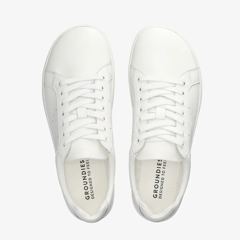 Lieblinge Barfußschuh für Erwachsene in Berlin. Barfußschuh-Werkstatt und Store in Berlin. Stylisher Barfuß Sneaker in weißem Leder. Modische Silhouette zu jedem Anlass von lässig bis business dress code