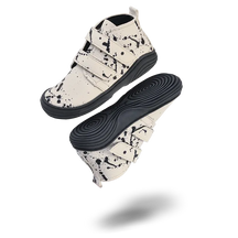 NOVO by Lieblinge ist die Innovation 2026 für Kinderbarfußschuhe. DIe einzigartige ultra-flexible Minilasohle ist aus bio-zertifiziertem Naturkautschuk. Das supersofte terracare® Leder ist schadstoffgeprüft und wasserfest. 100% Made in Germany #farbe_weiss-schwarz